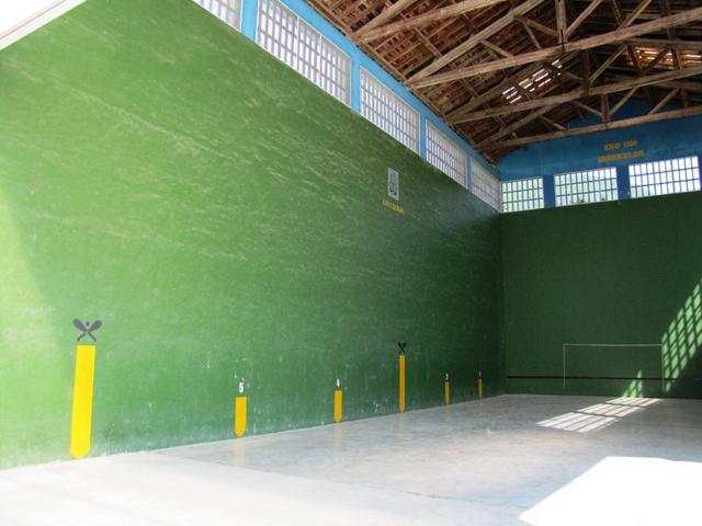 Fronton von Linzoáin