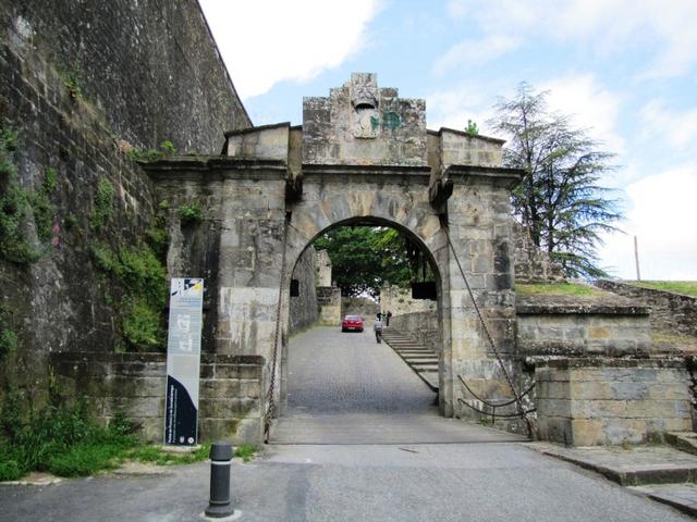 wir haben das Stadttor "Portal de Francia" erreicht