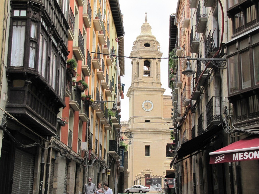 Blick zur Kathedrale de Santa Maria Real