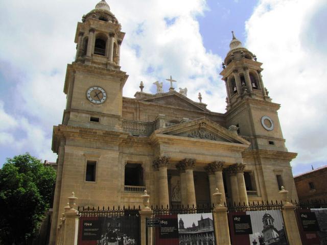 zuerst besuchten wir die Kathedrale de Santa Maria Real