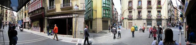 Breitbildfoto der Altstadt von Pamplona