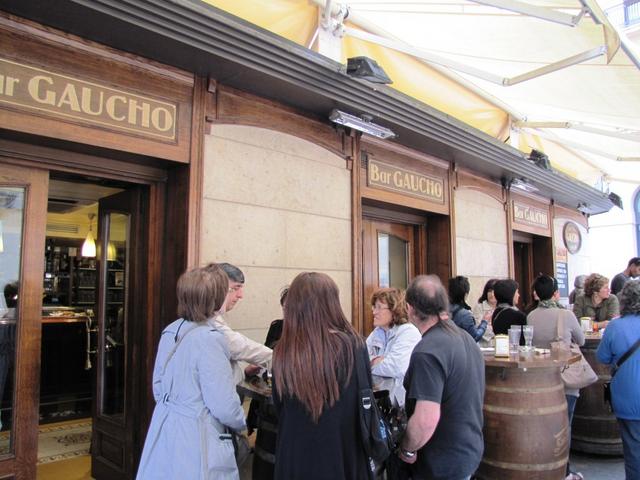 wir besuchen die beste Tapas Bar von Pamplona die "Gaucho" heisst