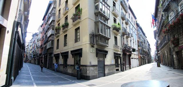 Breitbildfoto der Altstadt von Pamplona