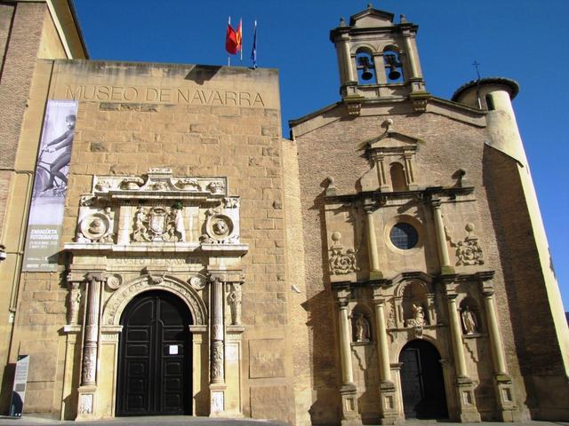 die schöne Fassade vom Museum von Navarra