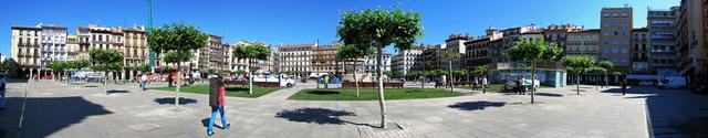 sehr schönes Breitbildfoto vom Plaza del Castillo