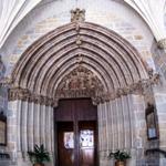 das schöne Portal der Iglesia de San Saturnino