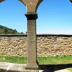 Breitbildfoto der Ermita Santa Maria de Eunate