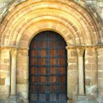 der schlichte aber schöne EIngang der Ermita Santa Maria de Eunate