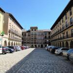 Dorfplatz von Puente la Reina