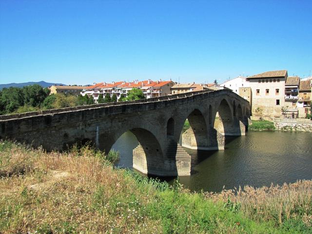 Doña Mayor, Witwe von König Sancho Garces III gab den Auftrag diese Brücke zu bauen