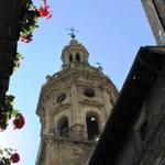 vom Hotel Bidean sieht man die Santiago Kirche und die Störche