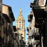 Puente la Reine mit Santiago Kirche sehr schön