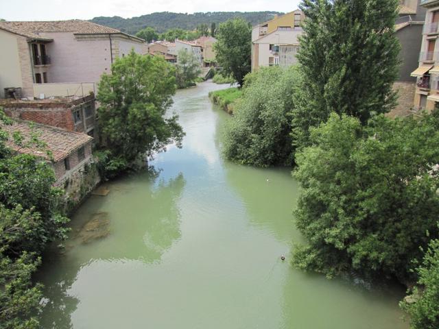 über die Pilgerbrücke "Puente de la Cárcel" überqueren wir den Río Ega