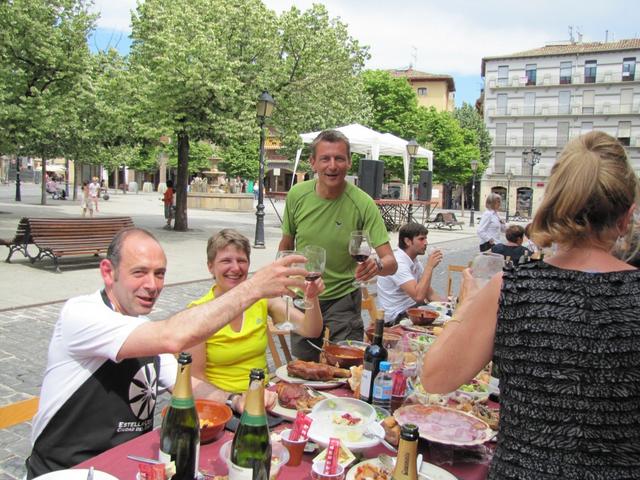 wir konnten es fast nicht glauben. Wir Pilger aus der Schweiz konnten an so einem Fest teilnehmen