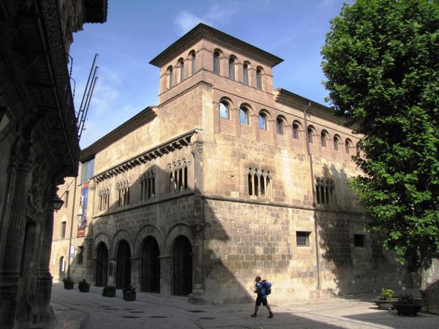 der wunderschöne Königspalast der Könige von Navarra "Palacio de los Reyes" 12.Jh.