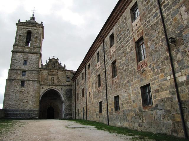 wir haben den "Monastero de Santa Maria la Real de Irache" erreicht