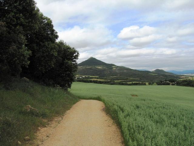 am Horizont der Pico Monjardin