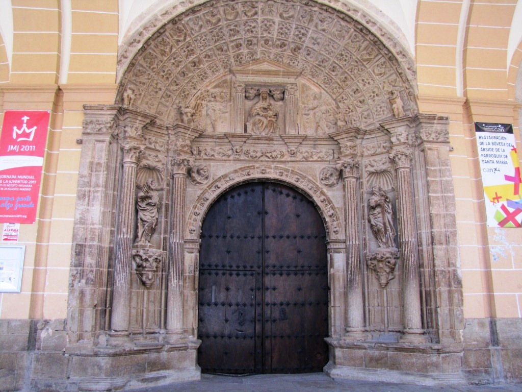 der schöne Portal der Kirche, sie hatte leider geschlossen