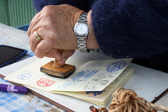 der speziellster Stempel auf dem Camino. 2002 starb Doña Felisa mit 92 Jahre. Heute drückt Maria die Tochter den schönen Stem