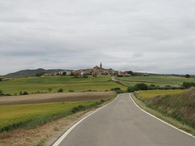 am Horizont taucht Sansol auf