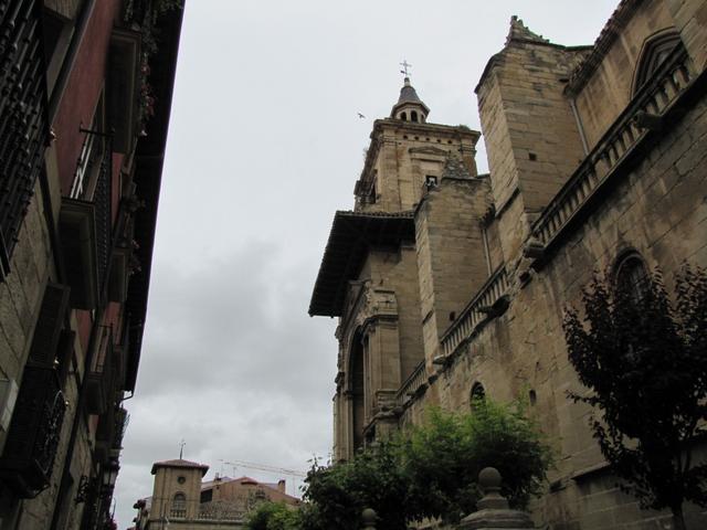 wir haben den Hauptplatz und die Iglesia de Santa Maria de la Asunción 13.Jh.