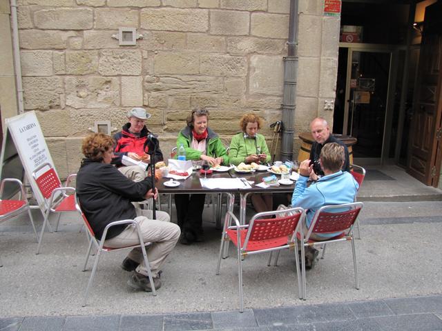 beim Mittagessen mit Bernd, Barbara, Mäusi, Gunars und Jnese