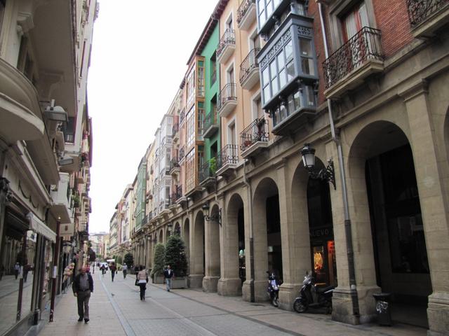 am Calle Portales reiht sich ein Restaurant an den nächsten