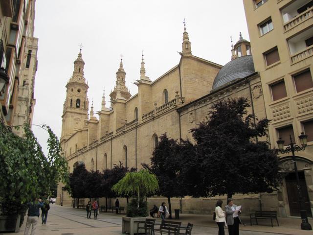 die schöne Kathedrale Santa María de la Redonda