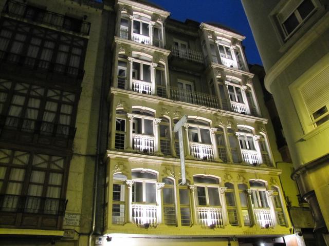 das Hotel Marques de Vallejo in der Nacht