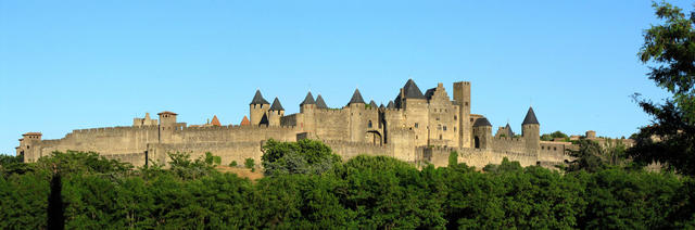 schönes Breitbildfoto der Festung von Carcassonne