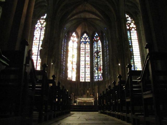 das romanische Langhaus der Basilika Saint-Nazaire