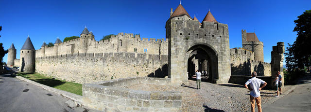 Breitbildfoto der Porte Narbonnaise (Haupttor)