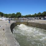 Wasser wird in die Schleuse gepumpt