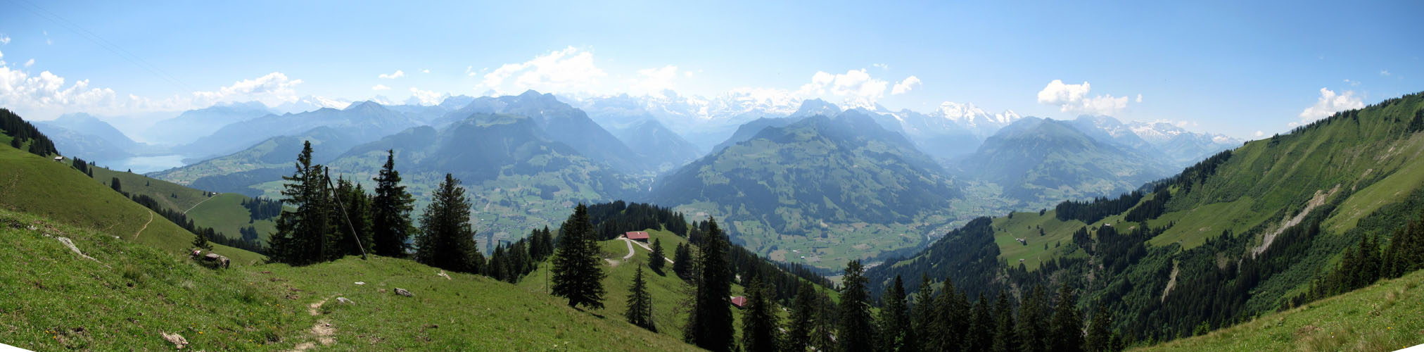 was für ein Breitbildfoto von Alp Oberniesen aus gesehen