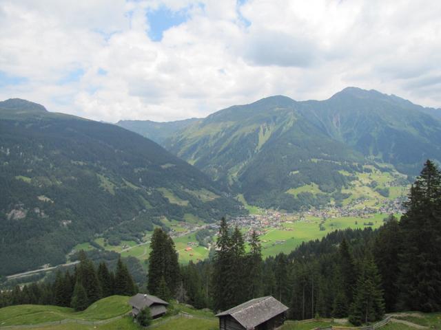 Blick runter ins Tal und Klosters mit Madrisa