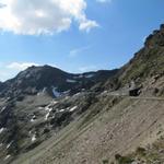 Blick vom Gredigs Fürggli zu dem Tunnel wo man im Winter mit den Skis durchfährt. Wir müssen auch hindurch