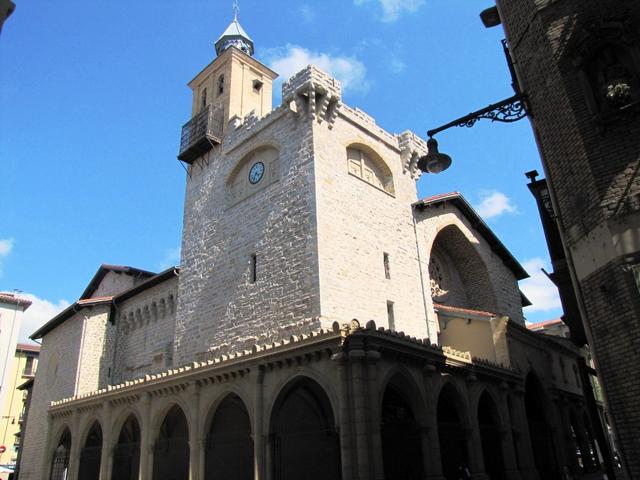 die Iglesia de San Nicolás 13.Jh. mit Wehrturm