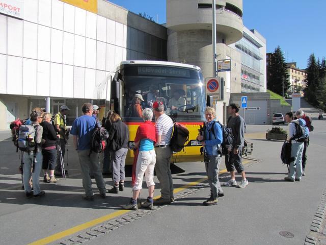 Davos-Platz, eine Busfahrt ins Sertigtal steht uns bevor