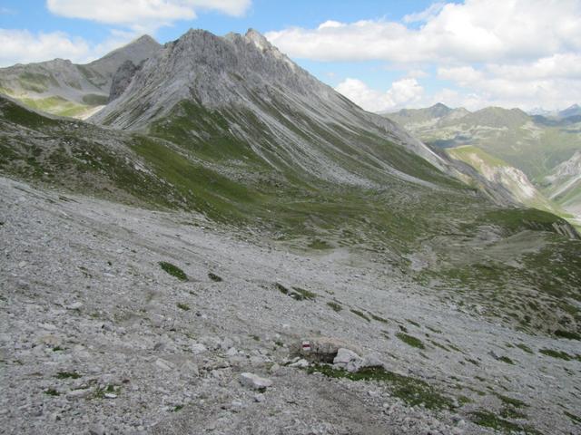 an der Flanke des Chrachenhorn entlang, geht es Richtung Fanzefurgga