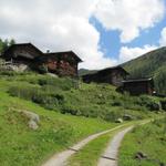 Blick zurück zur kleinen Alpsiedlung Oberalp