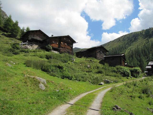 Blick zurück zur kleinen Alpsiedlung Oberalp