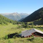 Mittelalp 1930 m.ü.M. mit Blick ins Landwassertal, Amsel Flue, Maienfelder Furgga und Tieje Flue