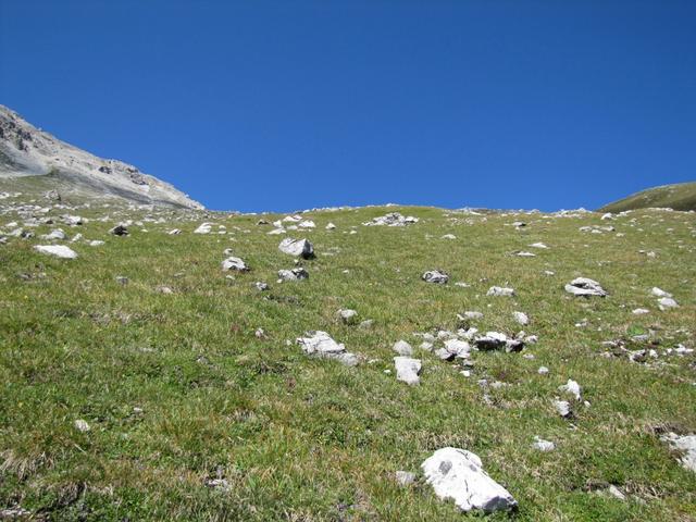 nach der Alp Büelen wird der Bergpfad steiler