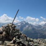 was für eine Aussicht von Punkt 2678 m.ü.M. Piz Ela und Corn da Tinizong