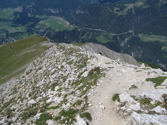 bei Punkt 2585 m.ü.M. steil geht es runter Richtung Punkt 2335 m.ü.M.