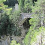 kurz vor dem Bahnhof Wiesen der RhB überquert man die Schlucht des Landwasser