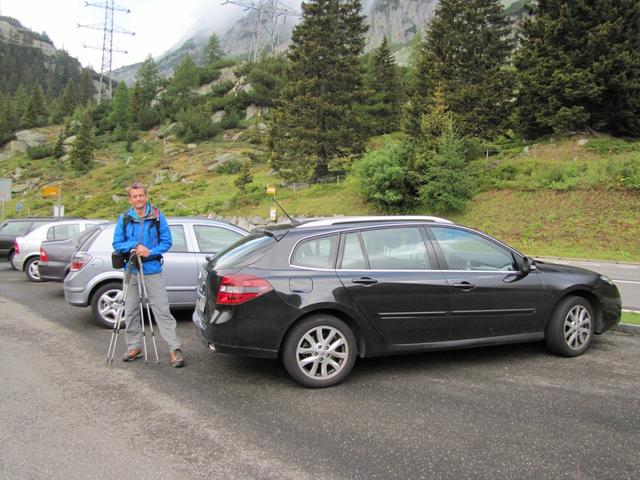 Parkplatz und Postautohaltestelle Chüenzentennlen