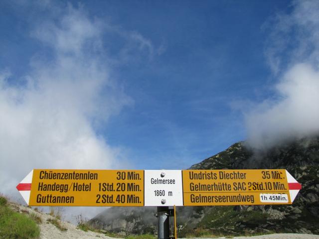 Wegweiser beim Gelmersee 1860 m.ü.M.