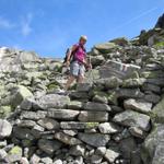 führt einem der Bergweg im Zickzack aufwärts zur Gelmerhütte