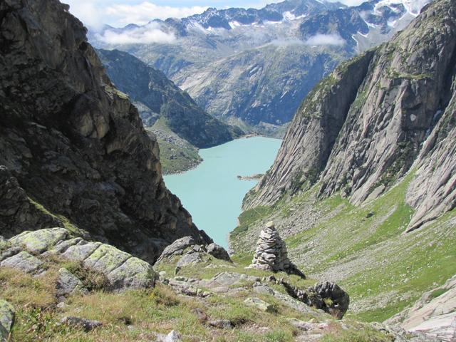 Blick runter zum Gelmersee. Ein Stausee muss per se nicht immer etwas schlechtes sein